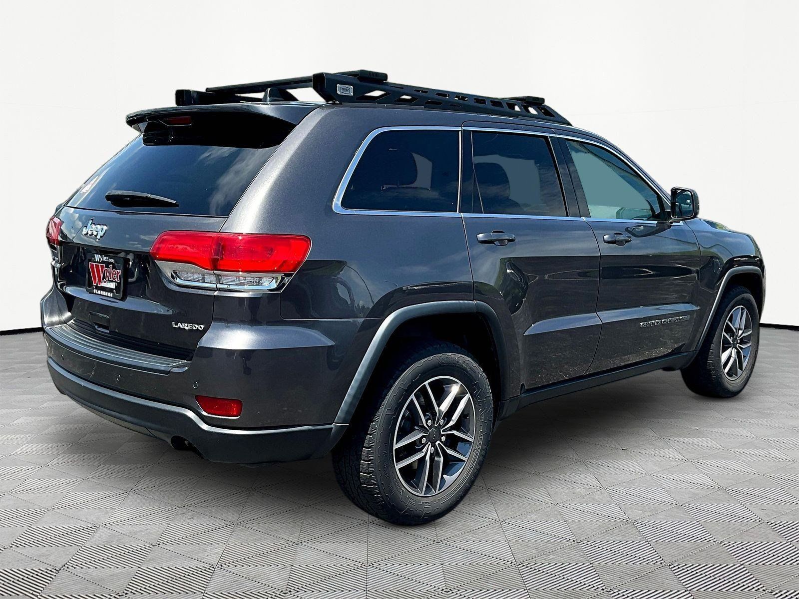 Used 2019 Jeep Grand Cherokee Laredo w/ Laredo X Package RWD image 13