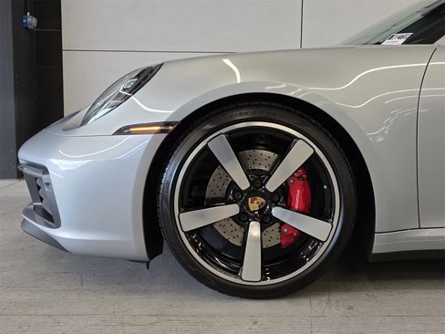 Used 2022 Porsche 911 Carrera 4S image 9