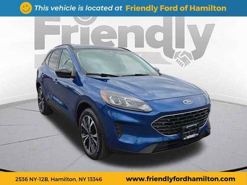 Used 2022 Ford Escape SE w/ SE Sport Appearance Package image 5