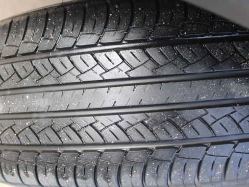 Used 2022 Ford Explorer XLT image 24