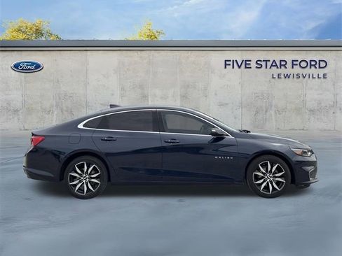 Used 2017 Chevrolet Malibu LT FWD image 3