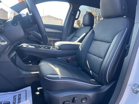 Used 2025 Buick Enclave Preferred image 21