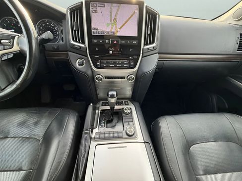 Used 2016 Toyota Land Cruiser w/ Four Season Floor Mat Package image 15