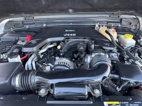 Used 2019 Jeep Wrangler Sport image 23