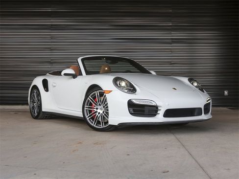 Certified 2015 Porsche 911 Turbo image 9