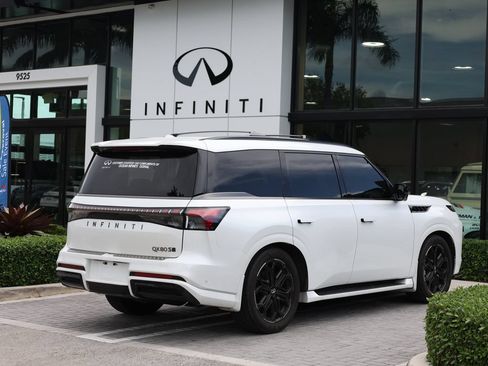 Certified 2026 INFINITI QX80 4WD w/ Sport Exterior Package image 4