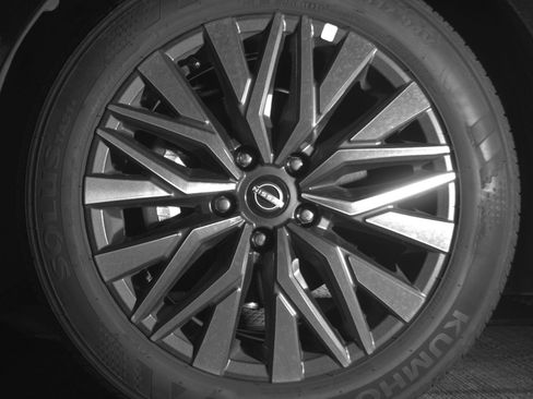 Used 2025 Nissan Altima 2.5 SV image 12