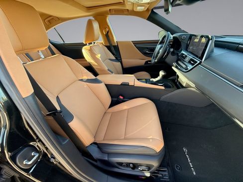 Used 2025 Lexus ES 350 w/ Premium Package FWD image 16