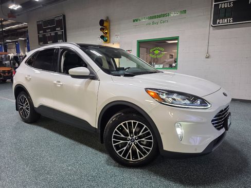 Used 2022 Ford Escape Titanium w/ Titanium Premium Package image 14