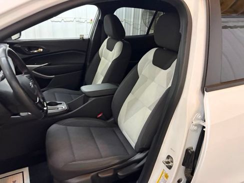 Used 2024 Chevrolet Trax RS w/ Driver Confidence Package FWD image 29