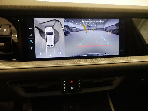 Certified 2026 Porsche Cayenne AWD/4WD image 50