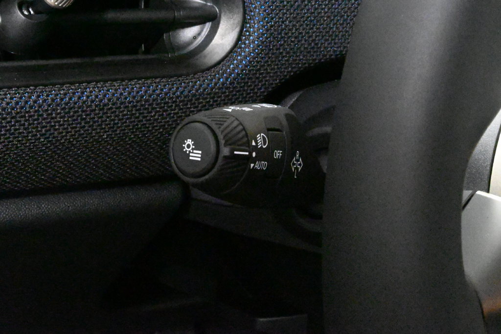 Certified 2025 MINI Cooper S FWD image 28