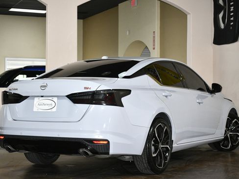 Used 2023 Nissan Altima 2.5 SR FWD image 5