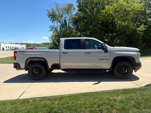 New 2026 Chevrolet Silverado 2500 Custom w/ Custom Value Package AWD/4WD image 10