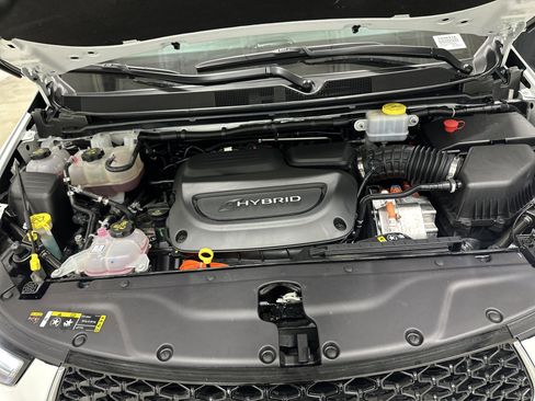 Used 2023 Chrysler Pacifica Pinnacle image 36