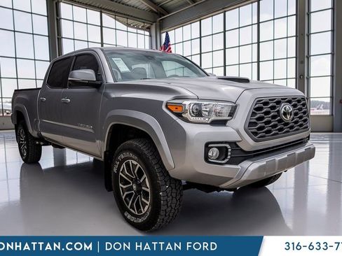 Used 2020 Toyota Tacoma TRD Sport AWD/4WD image 29