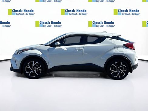 Used 2018 Toyota C-HR XLE image 4
