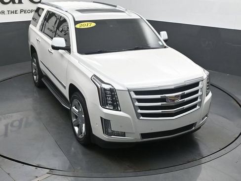 Used 2017 Cadillac Escalade Luxury AWD/4WD image 54