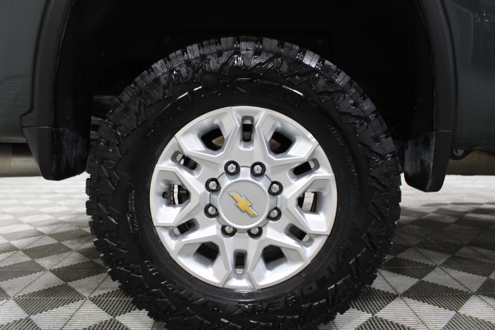 Used 2025 Chevrolet Silverado 2500 LT AWD/4WD image 39
