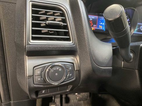 Used 2018 Ford Explorer XLT w/ Equipment Group 202A image 24