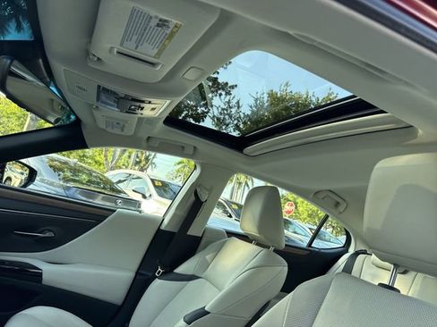 Certified 2025 Lexus ES 350 w/ Premium Package FWD image 22