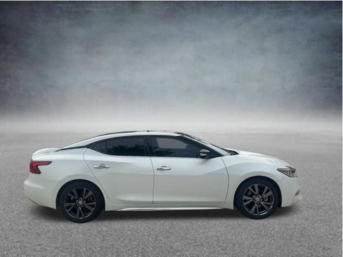 Used 2017 Nissan Maxima Platinum FWD image 6