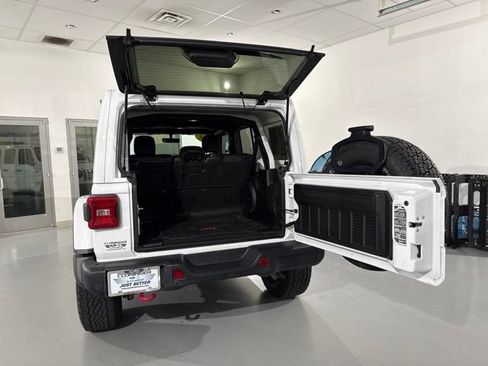 Used 2018 Jeep Wrangler Unlimited Rubicon AWD/4WD image 10