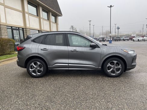 Certified 2023 Ford Escape ST-Line Select w/ Tech Pack #2 AWD/4WD image 2