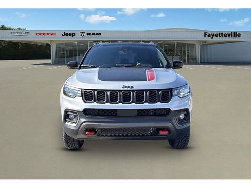 New 2026 Jeep Compass Trailhawk w/ Sun, Sound & Navigation Group image 8