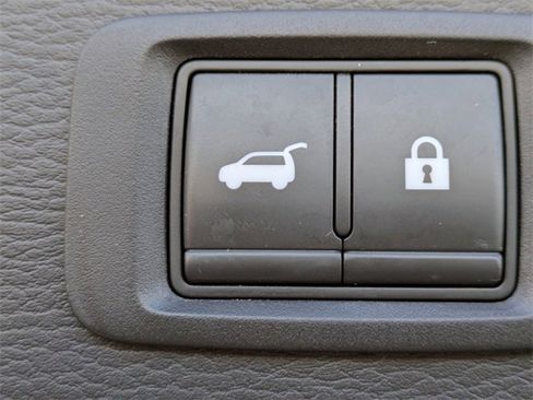 Used 2022 Mitsubishi Outlander SE image 13