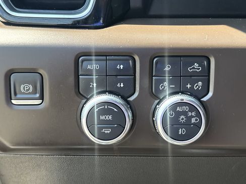 Used 2022 GMC Sierra 1500 Denali AWD/4WD image 23