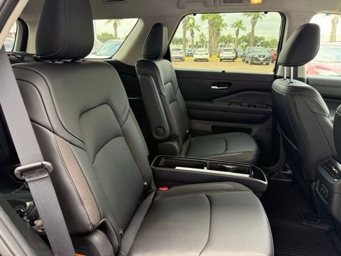 New 2026 Nissan Pathfinder SL w/ SL Premium Package FWD image 22