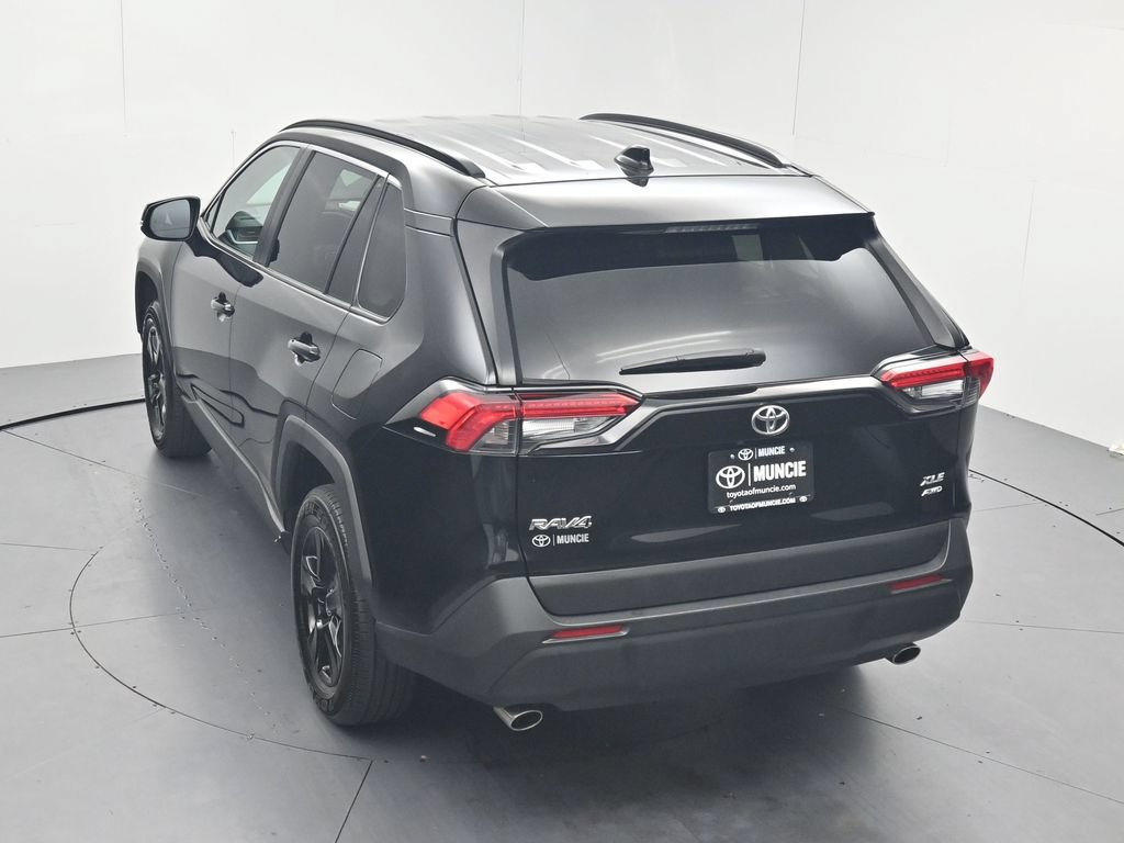 Used 2025 Toyota RAV4 XLE AWD/4WD image 53