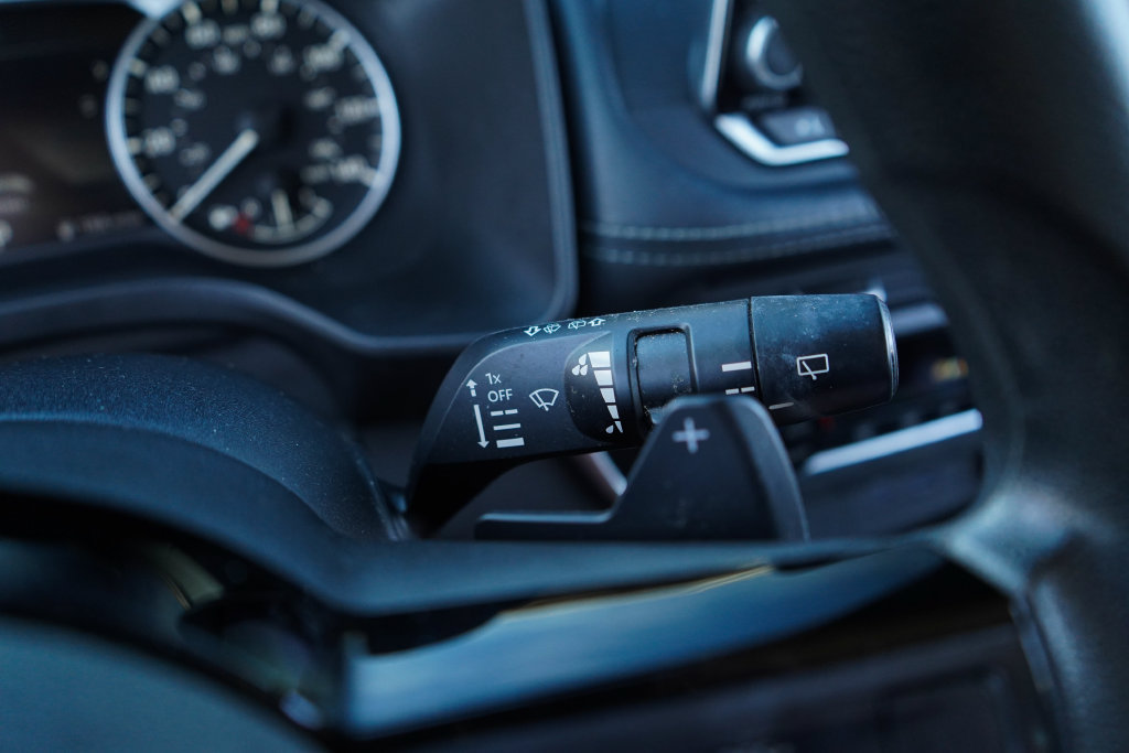 Used 2023 Nissan Rogue SV FWD image 32