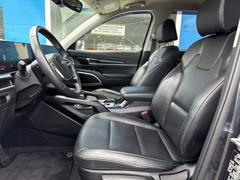 Used 2024 Kia Telluride LX image 11