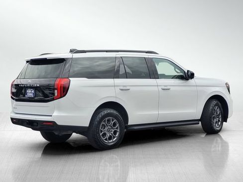 Certified 2025 Ford Expedition Active AWD/4WD image 4
