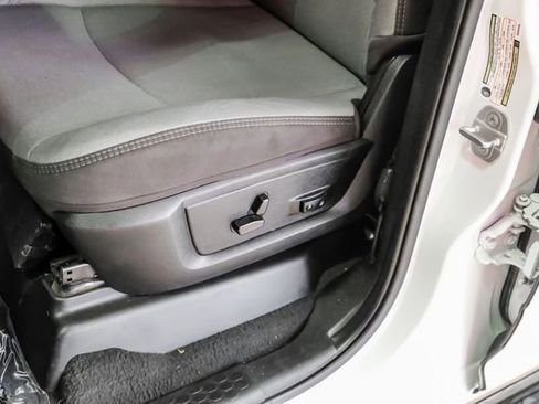 Used 2024 RAM 2500 Big Horn image 32