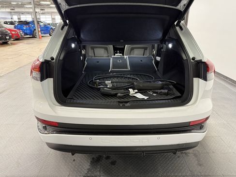Used 2024 Audi Q4 e-tron Prestige image 22