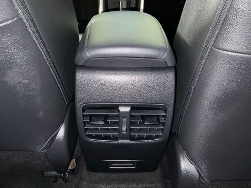 Used 2023 Toyota Corolla Cross XLE FWD image 17