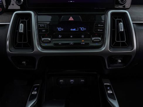 Used 2022 Kia Sorento S w/ Panoramic Sunroof Package image 25