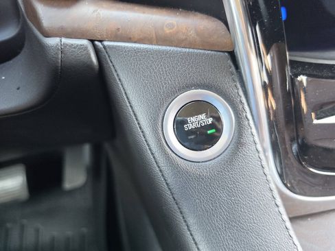 Used 2016 Cadillac Escalade ESV Luxury AWD/4WD image 23