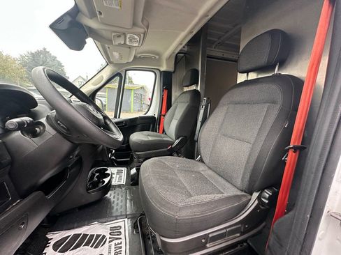 Used 2023 RAM ProMaster 2500 w/ Convenience Group image 8