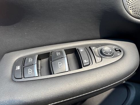 Used 2023 INFINITI QX50 Luxe AWD/4WD image 13