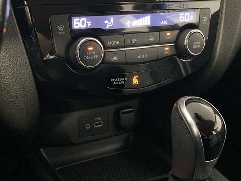 Used 2022 Nissan Rogue Sport SV FWD image 22