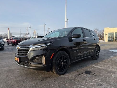 Used 2023 Chevrolet Equinox LT image 3