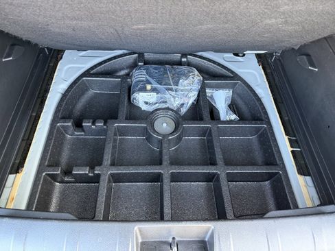 Used 2017 Jeep Renegade Latitude w/ Popular Equipment Group image 31