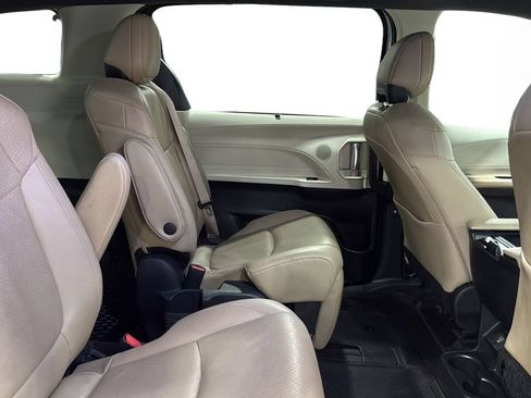 Used 2024 Toyota Sienna Limited AWD/4WD image 13