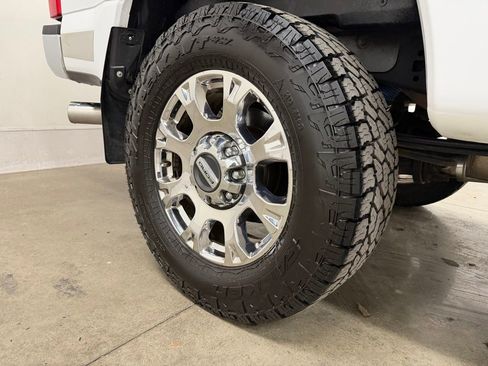 Used 2021 Ford F250 Lariat w/ Chrome Package image 14