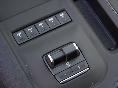 New 2026 GMC Sierra 2500 AT4 w/ AT4 Premium Plus Package image 19