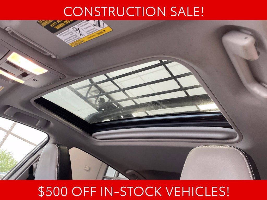 Used 2018 Toyota RAV4 Limited AWD/4WD image 11